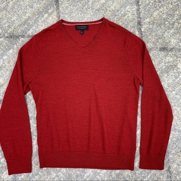 BANANA REPUBLIC Women 100% Merino Wool Thin knit Sweater RED V- Neck L - Picture 5 of 8